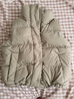 lululemon athletica Light Beige Quilted Puffer Vest